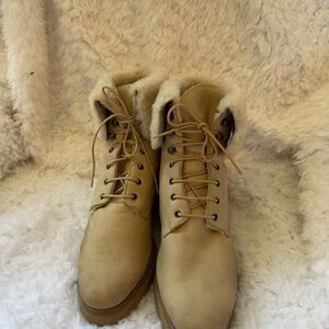 Vic Matie khaki leather suede lace up boots with fur lining rubber sole…